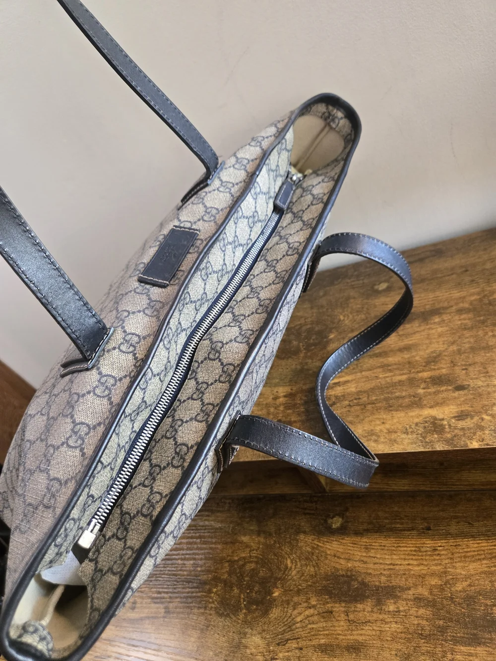Gucci Beige & Black GG Supreme Canvas Tote Bag